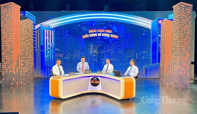 Chương trình tọa đàm “Xăng sinh học: Hiểu đúng để dùng đúng". Ảnh: Khánh Ngọc.