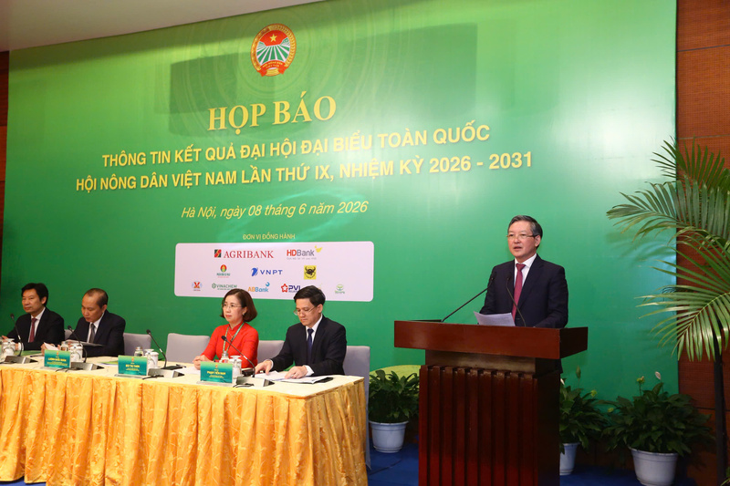 Ông Lương Quốc Đoàn, Chủ tịch Ban Chấp hành Trung ương Hội Nông dân Việt Nam khóa IX thông tin tại buổi Họp báo. Ảnh: Ban tổ chức