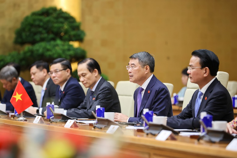 Thủ tướng Lê Minh Hưng tin tưởng với đường lối đúng đắn của Đảng CPP, sự điều hành quyết liệt của Chính phủ và sự đồng lòng của người dân, Campuchia sẽ tiếp tục phát triển mạnh mẽ trên tất cả các lĩnh vực - Ảnh: VGP/Nhật Bắc