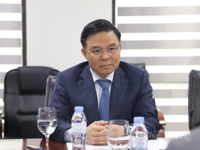 Bộ trưởng Bộ Công Thương Lê Mạnh Hùng đánh giá cao những đóng góp của Murphy Oil trong hoạt động tìm kiếm thăm dò khai thác dầu khí tại Việt Nam. Ảnh: Hoàng Hòa