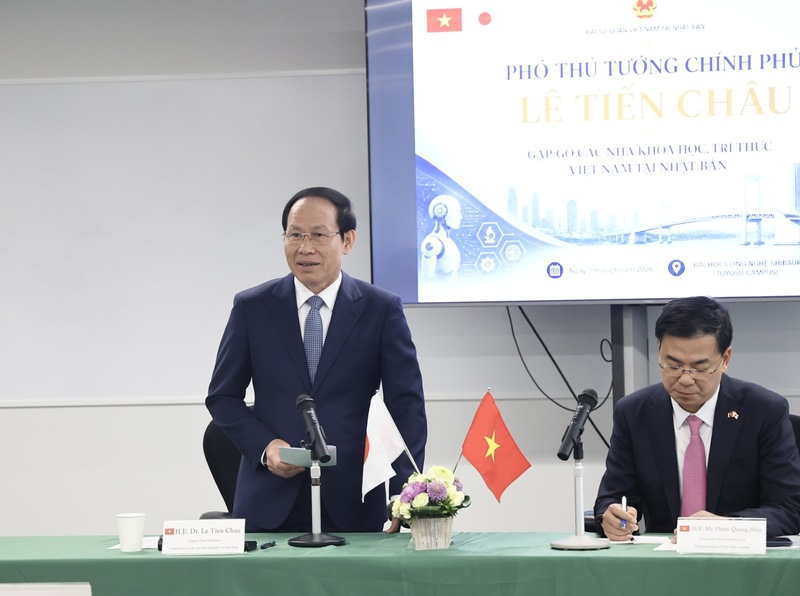 Phó Thủ tướng đề nghị cộng đồng chuyên gia, tri thức Việt Nam tại Nhật Bản vừa làm tốt chức trách, nhiệm vụ công tác của cá nhân, vừa phát huy truyền thống đoàn kết, tương trợ lẫn nhau và xây dựng cộng đồng ngày càng phát triển - Ảnh: VGP/Thu Sa