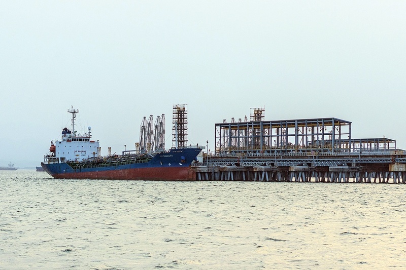 Sản phẩm MFO được xuất bán tại cảng xuất sản phẩm đường thủy (Jetty). Ảnh: BSR