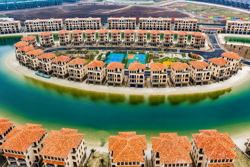 Những căn biệt thự mang chuẩn sống cao cấp đã sẵn sàng đón cư dân về ở tại Vinhomes Royal Island.