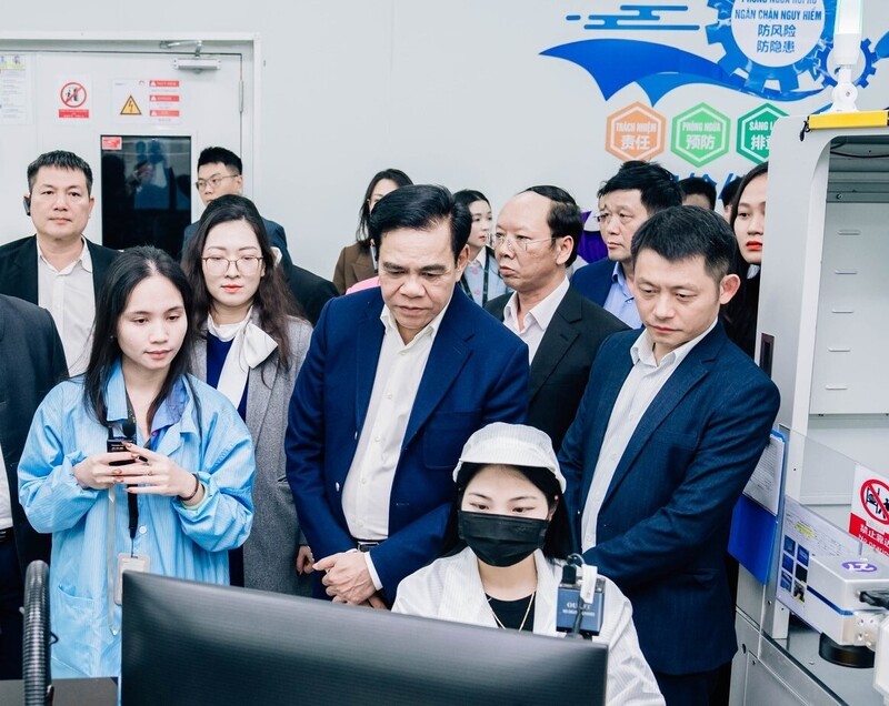Tỉnh Nghệ An quan tâm động viên, khích lệ các doanh nghiệp và giải quyết kịp thời các kiến nghị, vướng mắc. Ảnh: Mai Liễu