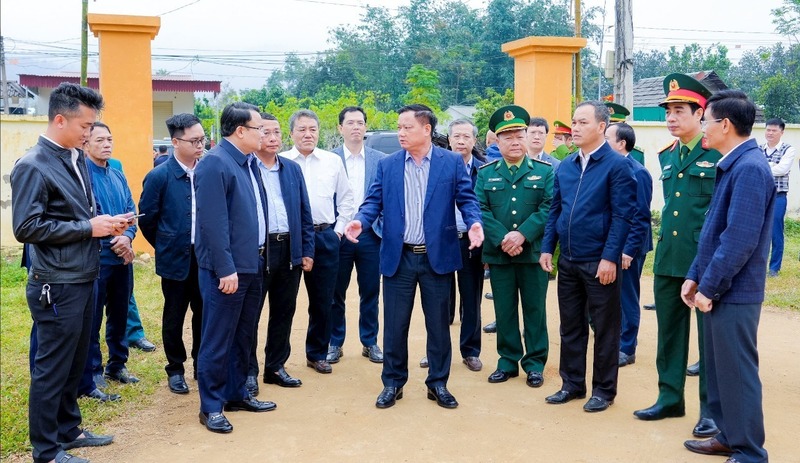 Thường trực Tỉnh ủy Nghệ An đã trực tiếp làm việc với các xã, phường để nắm tình hình và chỉ đạo tháo gỡ kịp thời những khó khăn, vướng mắc. Ảnh: Phạm Bằng