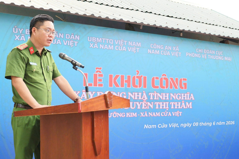 Trung tá Hồ Xuân Tiến phát biểu tại sự kiện.