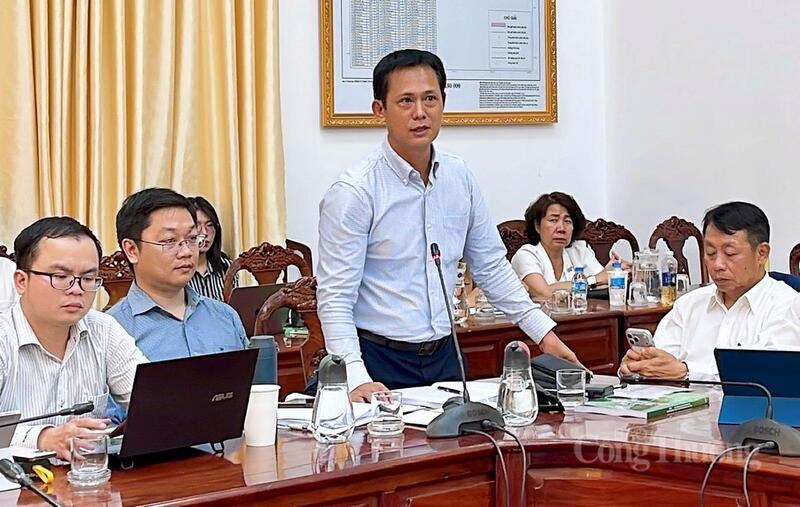 Đại diện các doanh nghiệp tham luận, ý kiến về giải pháp phát triển logistics. Ảnh: Khánh Ngọc.