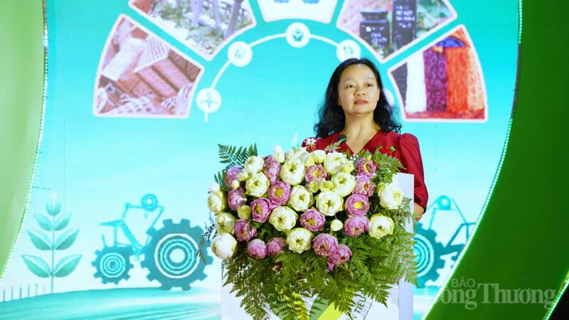 Bà Nguyễn Thị Lâm Giang, Cục trưởng Cục Đổi mới sáng tạo, Chuyển đổi xanh và Khuyến công phát biểu tại lễ khai mạc.