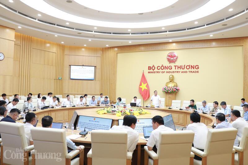 Ngày 20/4/2026, Bộ Công Thương tổ chức họp với các bộ, ngành và địa phương về rà soát kết quả triển khai thực hiện Nghị quyết số 328/NQ-CP ngày 13/10/2025 của Chính phủ ban hành Chương trình hành động thực hiện Nghị quyết số 70-NQ/TW ngày 20/8/2025 của Bộ Chính trị về bảo đảm an ninh năng lượng.