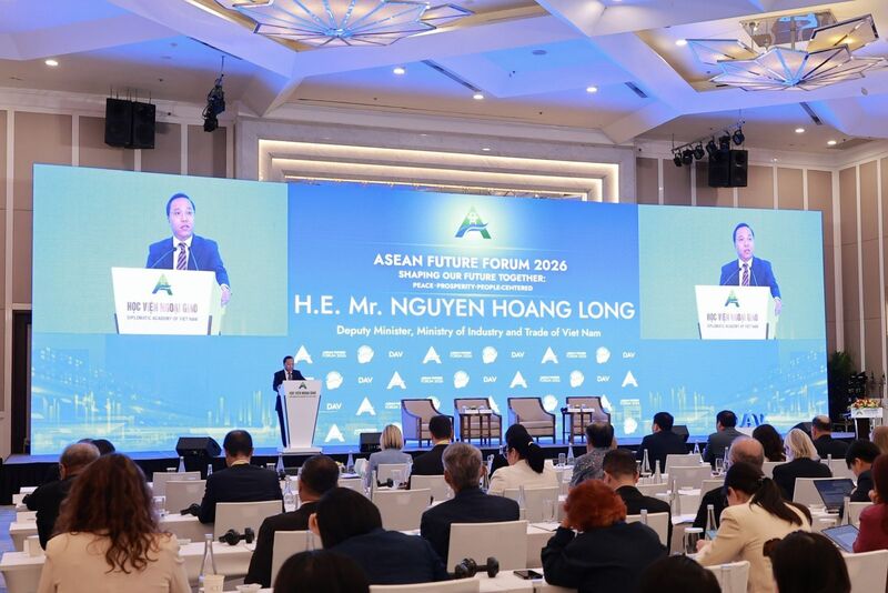 Thứ trưởng Bộ Công Thương Nguyễn Hoàng Long phát biểu tại Phiên toàn thể 4 “Tăng cường an ninh năng lượng trong tình hình mới” trong khuôn khổ Diễn đàn Tương lai ASEAN ngày 10/6.