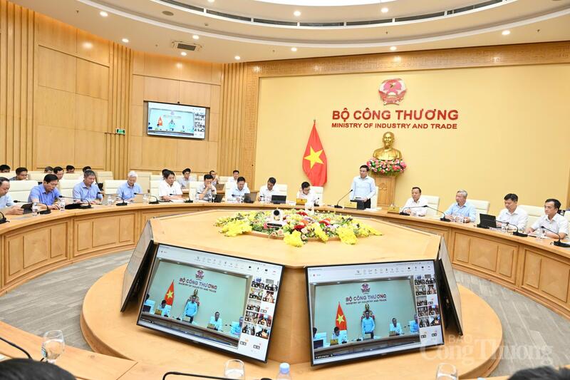 Bộ Công Thương thúc đẩy hàng loạt giải pháp mang tính chiến lược nhằm hỗ trợ quá trình chuyển đổi xanh. Ảnh: Cấn Dũng