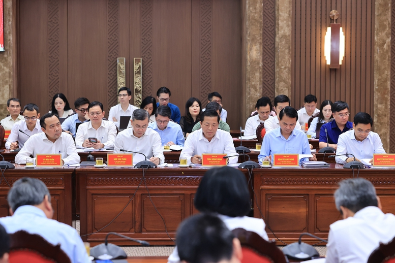Thủ tướng: Hà Nội sẽ được ưu tiên nguồn lực, cơ chế nhưng phải cam kết tăng chất lượng đầu tư và đóng góp cho cả nước - 8