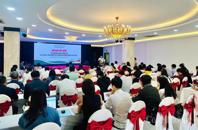 Hội nghị tập huấn tuyên truyền, phổ biến kiến thức về hội nhập kinh tế quốc tế với chuyên đề “Thị trường Halal toàn cầu: Xu hướng, tiêu chuẩn và cơ hội cho doanh nghiệp Việt Nam”. Ảnh: Hiền Mai