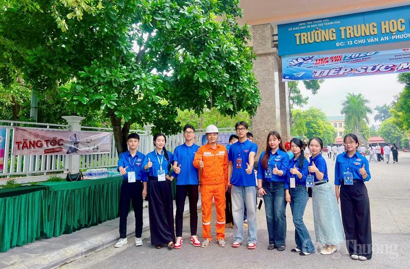 Những việc làm của ngành điện Thanh Hoá tuy giản dị nhưng mang lại nhiều ý nghĩa thiết thực. Đối với các thí sinh lần đầu bước vào kỳ thi quan trọng của cuộc đời, sự hỗ trợ tận tình từ các tình nguyện viên đã giúp các em giảm bớt áp lực, tự tin hơn khi bước vào phòng thi.