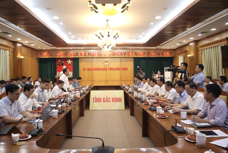 Thứ trưởng Bộ Công Thương Nguyễn Hoàng Long làm việc với UBND tỉnh Bắc Ninh về việc tổ chức thực hiện Quy hoạch điện VIII điều chỉnh. Ảnh: Phương Trang