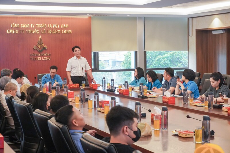 Đoàn công tác Công đoàn Công Thương Việt Nam tới thăm và làm việc với Công ty Thuốc lá Thăng Long nhân dịp Tháng Công nhân 2026
