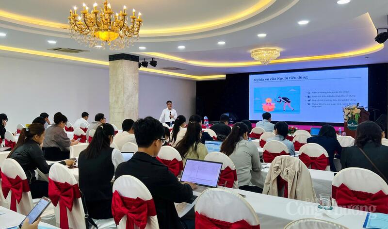 Hội nghị tập huấn tuyên truyền, phổ biến kiến thức về công tác bảo vệ quyền lợi người tiêu dùng và hoạt động kinh doanh theo phương thức đa cấp. Ảnh: Hiền Mai