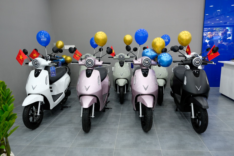 VinFast lần đầu tiên giới thiệu mô hình showroom xe điện cao cấp EV-Zone.