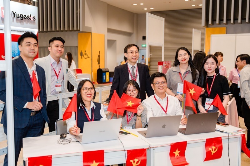 Ông Trương Xuân Trung, Phụ trách Thương vụ Việt Nam tại UAE  đưa doanh nghiệp UAE tham gia triển lãm tại Việt Nam, kiến tạo cơ hội hợp tác giao thương. Ảnh: Hoàng Giang.