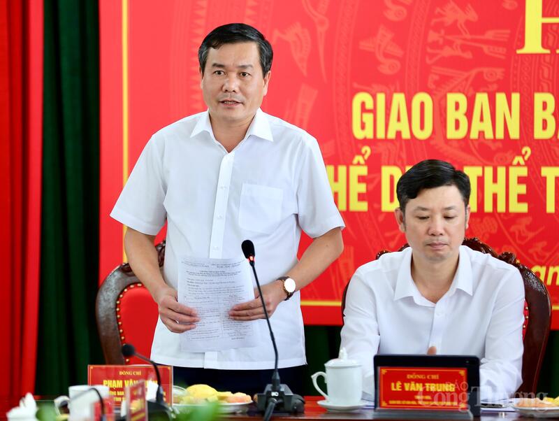 Ông Phạm Văn Tuấn - Phó Trưởng Ban Tuyên giáo và Dân vận Tỉnh ủy Thanh Hóa phát biểu tại hội nghị. Ảnh: Ngô Nhung