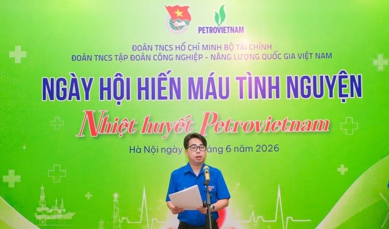 Bí thư Đoàn Thanh niên Petrovietnam Phạm Đăng An phát biểu phát động chương trình. Ảnh: Petrovietnam