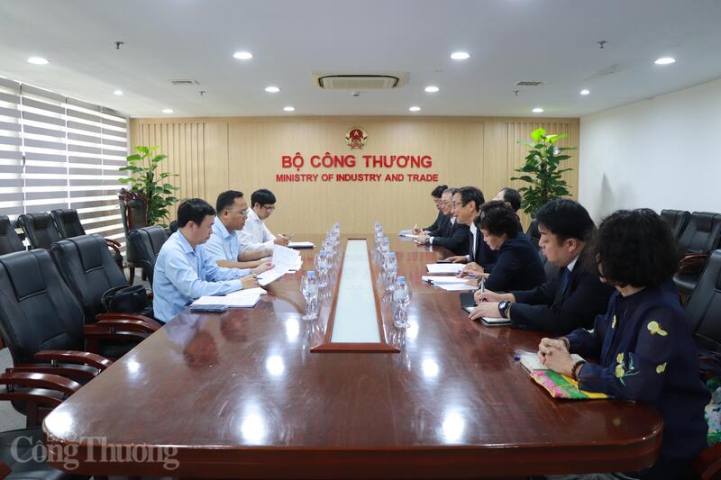 Quang cảnh buổi làm việc. Ảnh: Thanh Tuấn