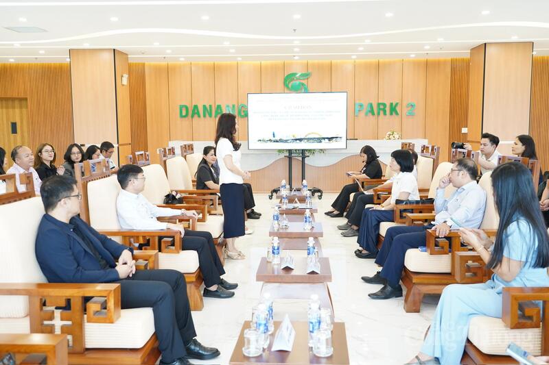 Đoàn công tác làm việc tại Công viên phần mềm số 2 Đà Nẵng