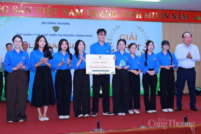Đoàn Thanh niên Bộ Công Thương - UNETI giành giải Nhất cuộc thi. Ảnh: Quỳnh Trang