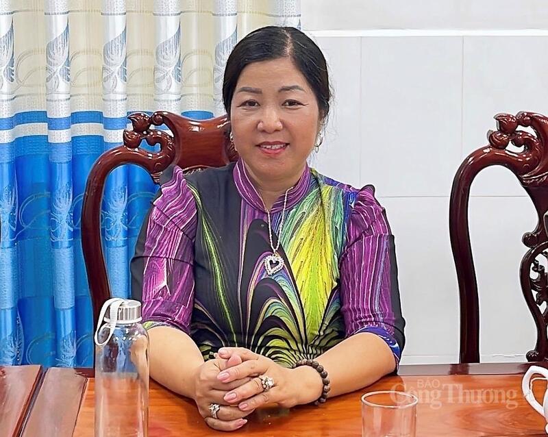 Bà Nguyễn Kim Thùy, đại diện Hợp tác xã Kỳ Như, phát biểu thảo luận tại hội nghị. Ảnh: Khánh Ngọc.