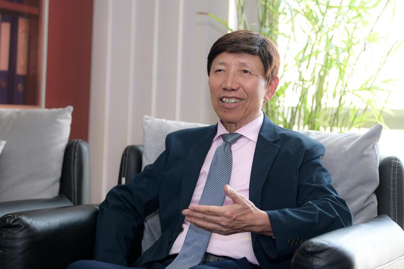 TS. Phan Hữu Thắng - nguyên Cục trưởng Cục Đầu tư nước ngoài, Chủ tịch Liên chi hội Tài chính Khu công nghiệp Việt Nam. Ảnh: NH