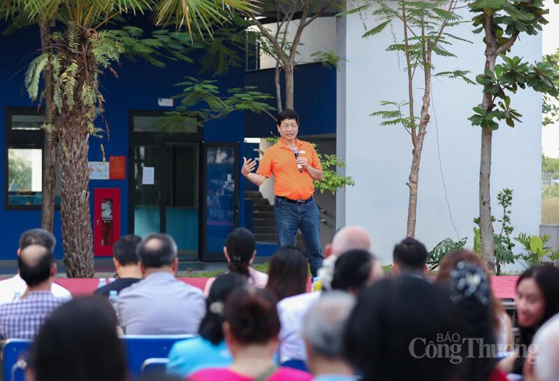 Ông Trương Gia Bình, Chủ tịch HĐQT FPT, Chủ tịch Hội đồng sáng lập Trường Hy Vọng, khẳng định thành quả hôm nay là kết tinh của tình yêu thương từ rất nhiều cá nhân, tổ chức đã đồng hành cùng các em học sinh trong suốt 5 năm qua. Nhắn gửi đến các em học sinh trường Hy Vọng, ông Trương Gia Bình mong muốn các em sẽ luôn biết yêu thương và trân quý. “Tình yêu thương là nền tảng của tất cả mọi điều. Hãy trân quý từng ngày ở Trường Hy Vọng, trân quý tình bạn và tất cả những gì mình đang có”, ông Trương Gia Bình nói.