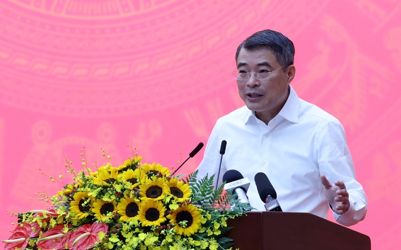 Thủ tướng đánh giá TP. Hồ Chí Minh đã đổi mới rất mạnh về phương pháp làm việc, lãnh đạo, chỉ đạo theo hướng quyết liệt, trọng tâm, trọng điểm, đối diện trực diện các vấn đề đặt ra - Ảnh: VGP/Phương Nguyên