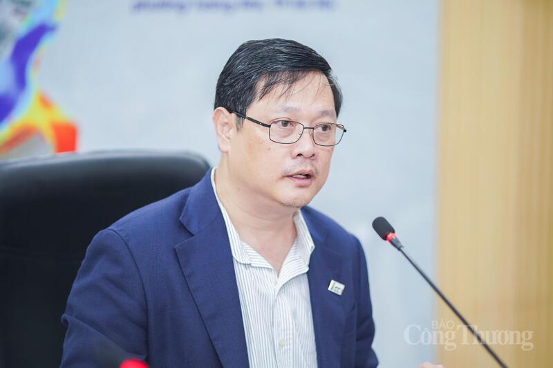 TS. Phan Hữu Duy Quốc, Thành viên Hội đồng Khoa học Tạp chí Xây dựng phát biểu tại hội thảo.