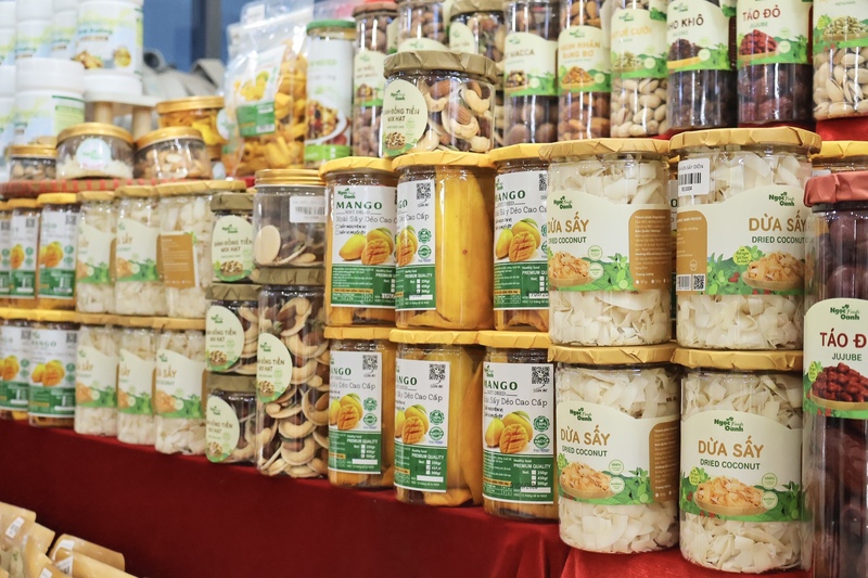 Các sản phẩm của Công ty TNHH Ngọc Oanh Food được tích hợp mã truy xuất nguồn gốc để bảo vệ thương hiệu. Ảnh: Diễm Phúc