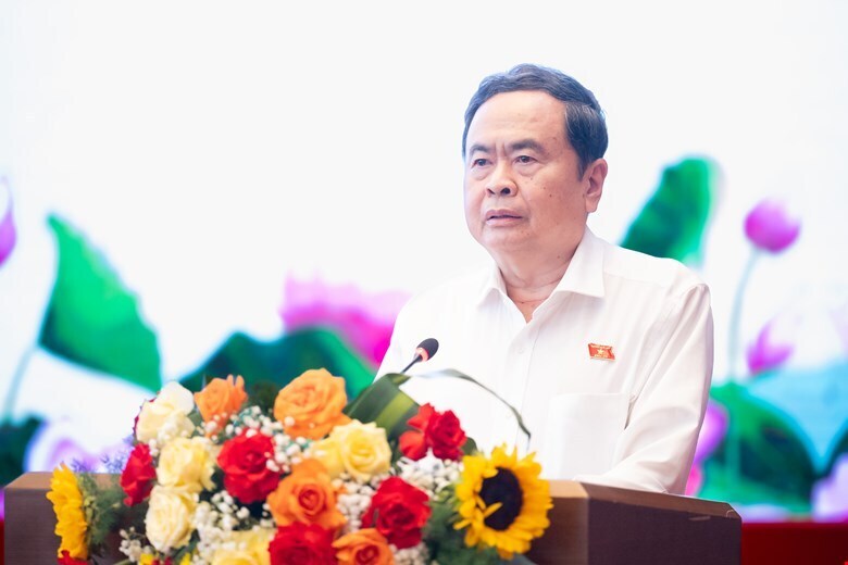 Chủ tịch Quốc hội đánh giá cao các cơ quan báo chí đã đổi mới tư duy, đổi mới cách làm để theo kịp môi trường truyền thông đầy biến động và thách thức trong bối cảnh thực hiện sáp nhập, tinh giản bộ máy. Ảnh: Quochoi.vn