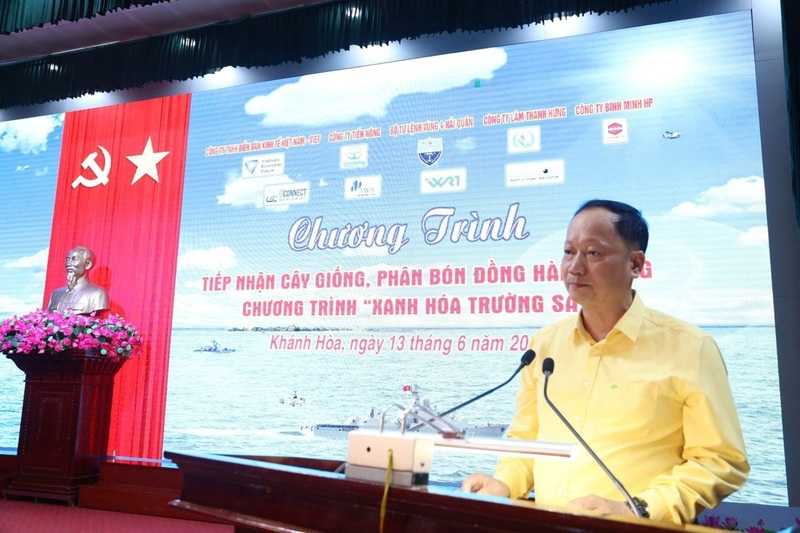 Ông Nguyễn Hồng Lâm – Thành viên HĐQT, Giám đốc Truyền thông Tiến Nông chia sẻ về chiến dịch cộng đồng “Triệu lời chúc – Triệu mầm xanh”. Ảnh: Lê Duyên