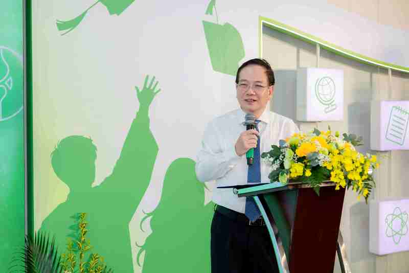 TS. Lâm Quốc Hùng – Giám đốc Trung tâm Đào tạo dinh dưỡng và thực phẩm, Viện Dinh dưỡng Quốc gia phát biểu tại buổi lễ.