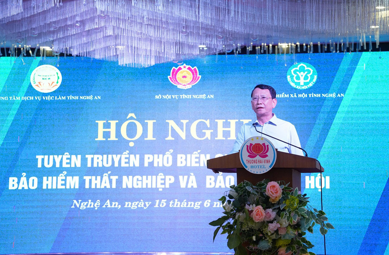 Ông Vi Ngọc Quỳnh, Phó Giám đốc Sở Nội vụ tỉnh Nghệ An phát biểu tại hội nghị. Ảnh: Mai Liễu