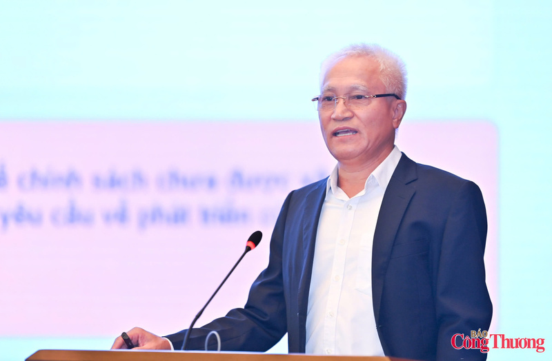 TS. Nguyễn Chỉ Sáng, Chủ tịch Hiệp hội Doanh nghiệp Cơ khí Việt Nam đề xuất, cần phát triển doanh nghiệp vật liệu, cơ khí nòng cốt theo cơ chế lựa chọn có điều kiện, giao nhiệm vụ có kiểm soát và đánh giá định kỳ.