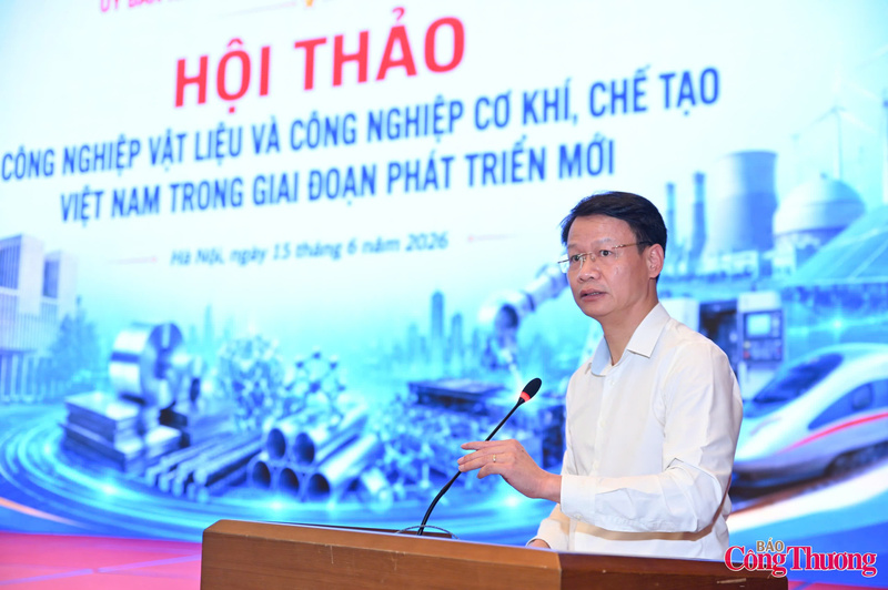 Phó Cục trưởng Cục Công nghiệp, Bộ Công thương Phạm Văn Quân phát biểu.