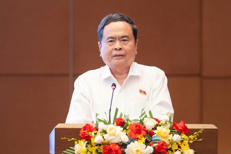 Chủ tịch Quốc hội nêu rõ, cần chấm dứt tình trạng “luật chờ nghị định, nghị định chờ thông tư”. Ảnh: Vũ Hiếu