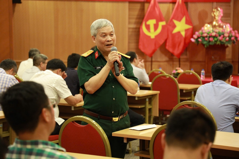 Đại tá, Nhà báo Đỗ Phú Thọ: Để bảo vệ vững chắc nền tảng tư tưởng của Đảng, bên cạnh việc “xây”, phải kiên quyết “chống”, đặc biệt là đấu tranh làm thất bại âm mưu “diễn biến hòa bình” của các thế lực thù địch...