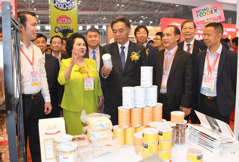 Đổi mới sáng tạo, chuyển đổi số và chuyển đổi xanh là yêu cầu bắt buộc để doanh nghiệp nâng cao năng lực cạnh tranh, hội nhập quốc tế. Ảnh minh họa