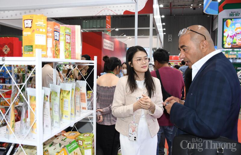 Doanh nghiệp cần tự cường công nghệ, chuyển đổi kép và phát triển nhân lực để tăng trưởng bền vững. Ảnh minh họa