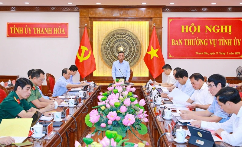Ông Lê Đức Thái, Ủy viên Trung ương Đảng, Bí thư Tỉnh ủy Thanh Hóa, Trưởng Đoàn ĐBQH tỉnh chủ trì hội nghị. Ảnh: Minh Hiếu