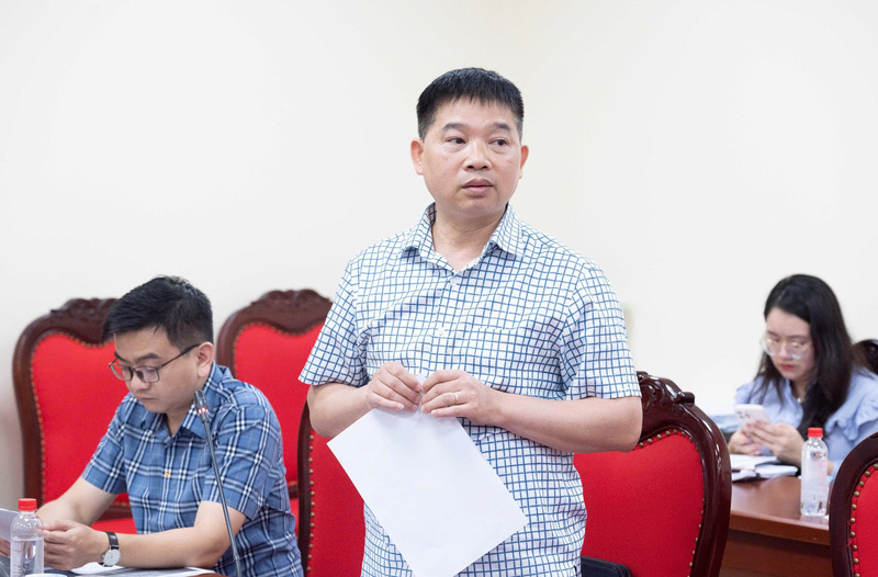 Ông Đoàn Ngọc Toàn, Phó trưởng Phòng nghiệp vụ điều tra - xử lý vi phạm, Chi cục Điều tra chống buôn lậu, Cục Hải quan (Bộ Tài chính) phát biểu. Ảnh: Quochoi.vn