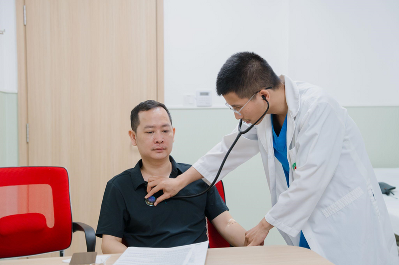 Người bệnh tái khám sau 10 ngày xuất viện trong tình trạng sức khỏe ổn tịnh, hồi phục tốt