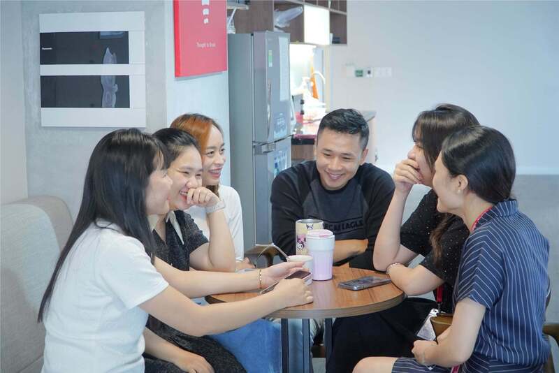 Xuyên suốt quá trình hoạt động kinh doanh, Home Credit Việt Nam luôn chú trọng xây dựng môi trường làm việc đa dạng, bình đẳng và hòa nhập (DEI).