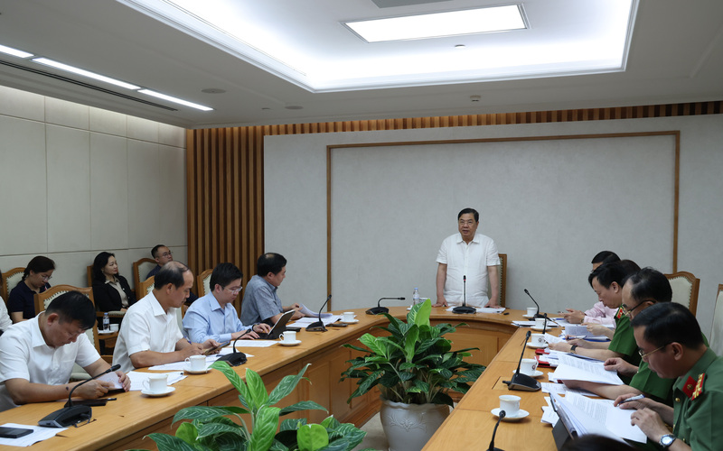 Phó Thủ tướng Thường trực Phạm Gia Túc làm việc với Bộ Công Thương và các bộ, ngành liên quan về tình hình triển khai Nghị quyết 57/NQ-TW của Bộ Chính trị. Ảnh: VGP