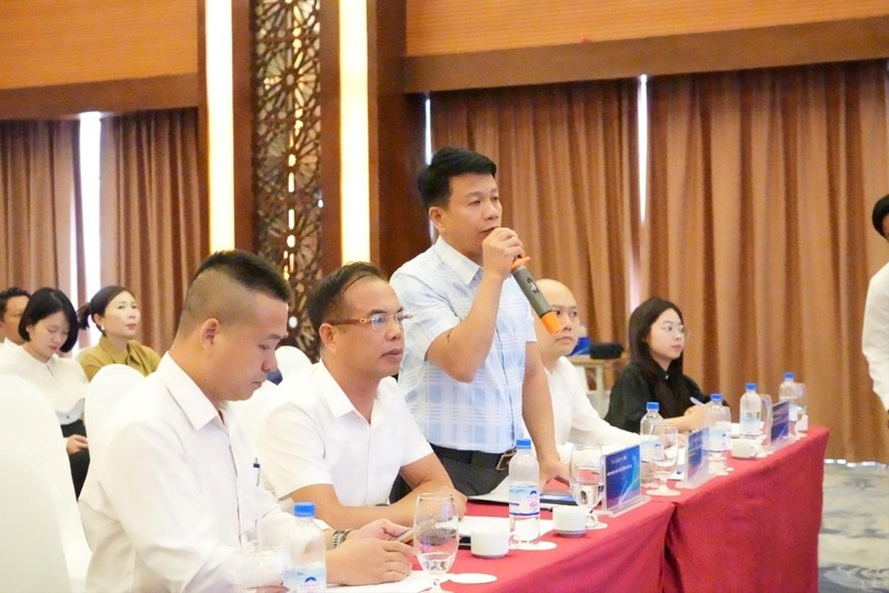 Các doanh nghiệp thẳng thắn trao đổi và nêu các câu hỏi tại diễn đàn. Ảnh: Thanh Phúc